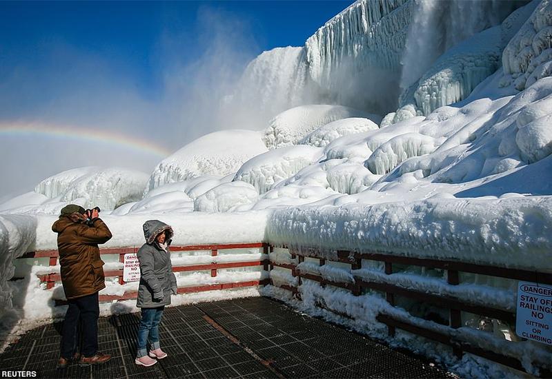 Zaleđeni slapovi - Polarna hladnoća u SAD-u zaledila i slapove Nijagare